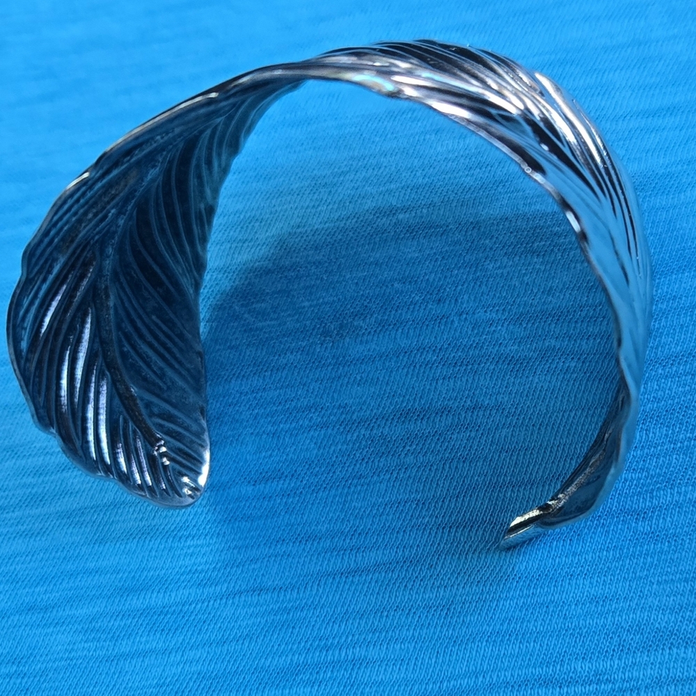 Stylish Silver Leaf Cuff Bracelet